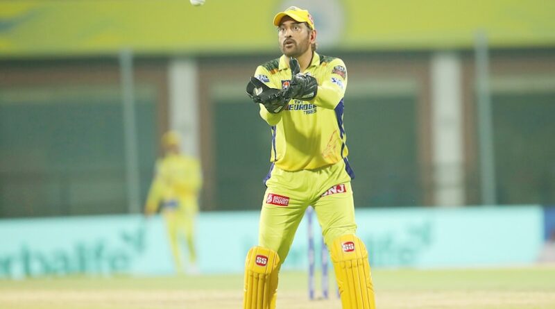 b6u3hr28_ms-dhoni-bcci_625x300_15_May_23.jpg