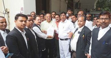 Lawyers came out in support of Brijbhushan