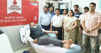 52 great donors donated blood with enthusiasm