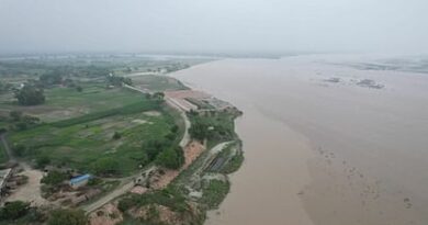 Flood like situation in Tarabganj, Saryu hitting the coast in Karnailganj