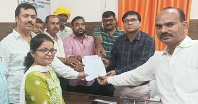 Teachers submitted memorandum for cleanliness in schools